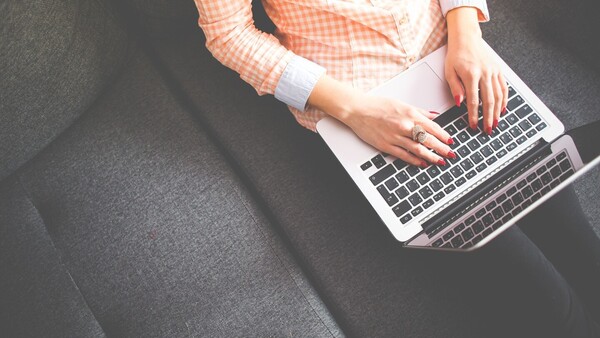La inteligencia artificial ayuda a escribir mejor, pero aplaca la creatividad humana