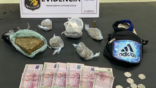 Antinarcóticos incauta dosis de droga y detiene a tres hombres