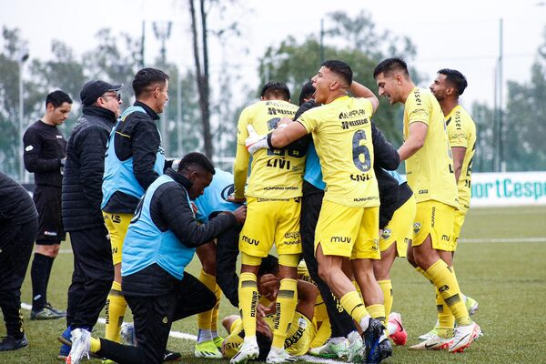 El lider Recoleta amplia ventaja en intermedia tras batir a Carapeguá