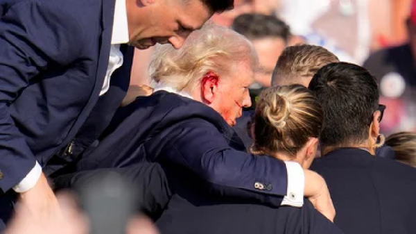 Hieren a Donald Trump durante un acto de campaña en Pensilvania