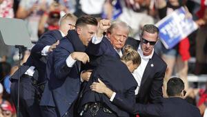 Trump está "seguro" y "bien", según portavoz del candidato