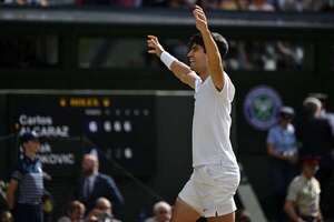 Carlos Alcaraz venció a Djokovic y es bicampeón de Wimbledon - Tenis - ABC Color