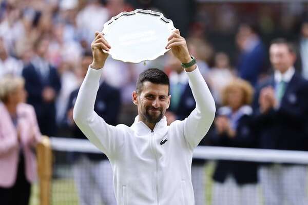 Novak Djokovic: “Carlos Alcaraz jugó increíble e hizo todo bien” - Tenis - ABC Color
