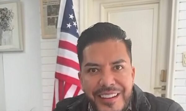 Después del “uan chu tri for”, Carlos Portillo anunció que empezó con todo las clases de inglés