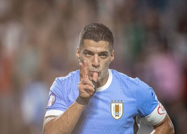 Versus / ¿La última bala? 'El Pistolero' Suárez y un gol con aroma a despedida
