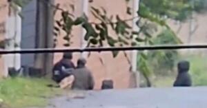 Filman momento que adictos asaltan a un hombre en Villa Elisa