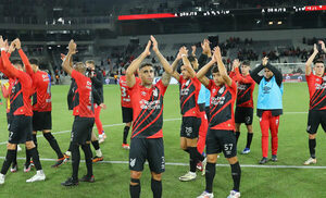 Versus / Athletico Paranaense golea antes del duelo copero frente a Cerro Porteño
