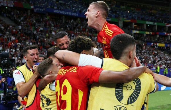 Versus / España tumba a Inglaterra con un agónico gol y se corona en la Eurocopa 2024