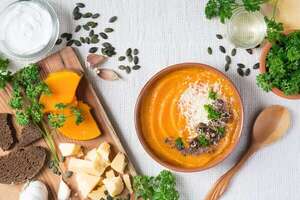 Reconfortante crema de calabaza al curry y frutos secos - Gastronomía - ABC Color