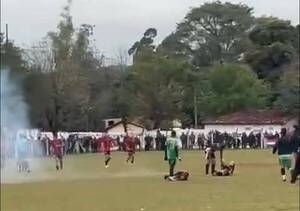 A bombazos hirieron a jugadores: árbitro dio por finalizado el encuentro