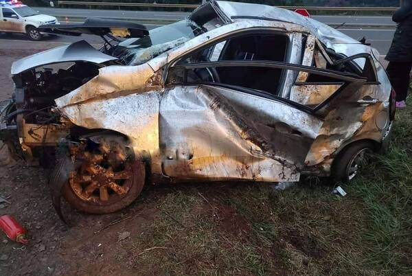 Tres chiquitos mueren en dos siniestros: devastador incendio y un accidente fatal