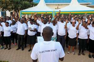 Abren los colegios electorales para las elecciones presidenciales y legislativas en Ruanda - Mundo - ABC Color