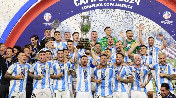 Argentina bicampeona de América, supera a Colombia en una incidentada final en Miami