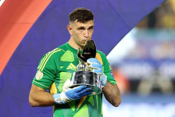 Emiliano Martínez: el título y “Colombia jugó la final de su vida” - Fútbol Internacional - ABC Color