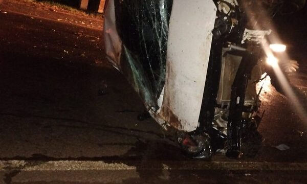 Violento accidente deja a madre e hijo lesionados