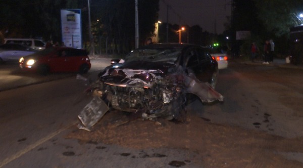 Conductor de plataforma y pasajero mueren en violento choque - Unicanal