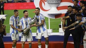 El bicampeonato de Argentina y la lesión de Messi copan los medios argentinos