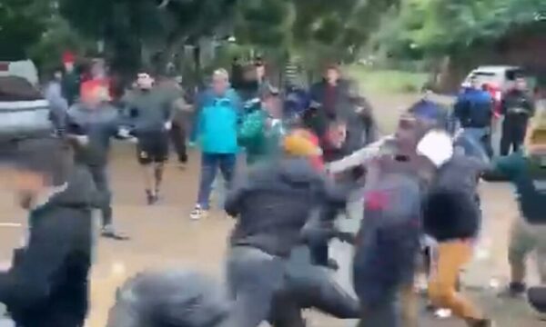 El pan de cada finde: partido de liga de Emboscada terminó a los tongos