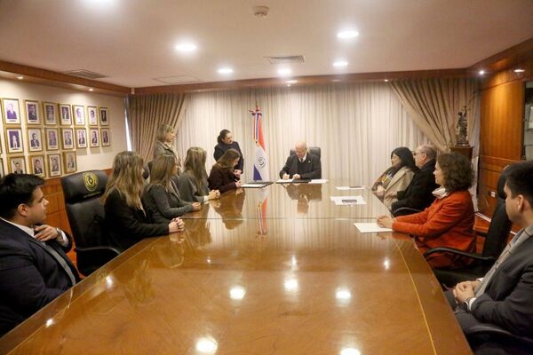 Renovación de convenio interinstitucional entre la CSJ – IIJ y la Revista Jurídica del CED - UCA