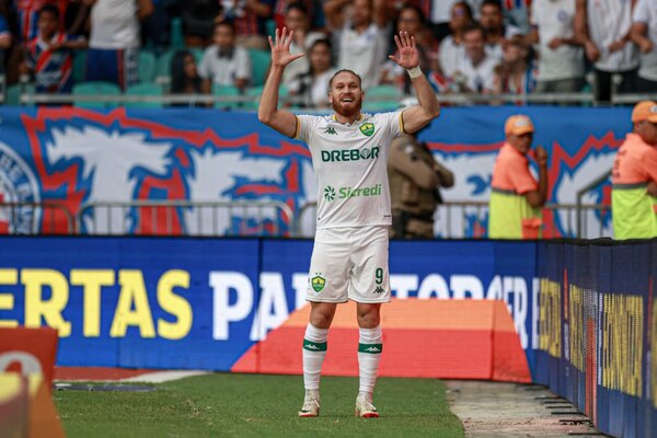 Versus / El gran momento que atraviesa el paraguayo Isidro Pitta en el fútbol brasileño