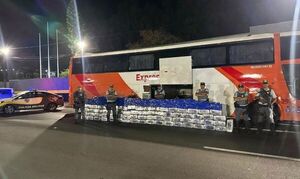 Policía Rodoviária Federal (PRF) de São Paulo incauta autobús paraguayo con 1,5 toneladas de droga