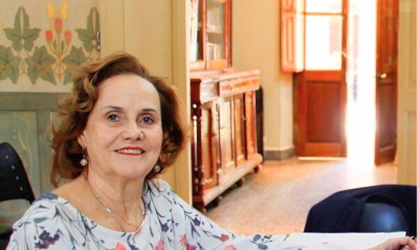 ¡Escritora paraguaya gana premio Cervantes Chico Iberoamericano!