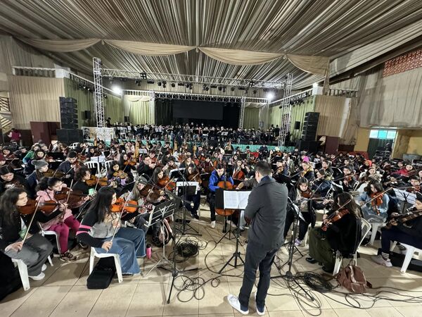 Suena San pedro del Paraná retumbó desde el sur