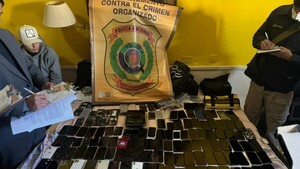 Buscan a otro colombiano por esquema de robo de teléfonos