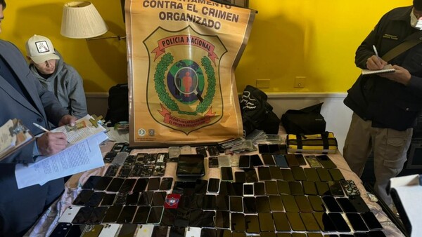 Buscan a otro colombiano por esquema de robo de teléfonos