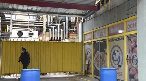Nueva fuga de amoníaco en fábrica de embutidos dejó dos trabajadores hospitalizados