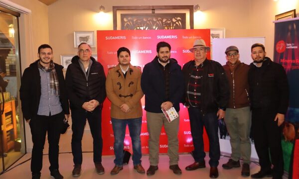 PREMIARON A LOS DESTACADOS CAMPEONES DE LA RAZA ANGUS EN LA NOCHE SUDAMERIS – ANGUS