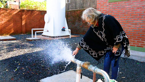 EBY entrega pozo artesiano al Centro de Ayuda al Discapacitado de Encarnación