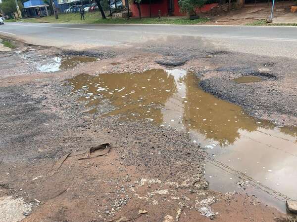 Luque: quejas por profundos baches - Nacionales - ABC Color