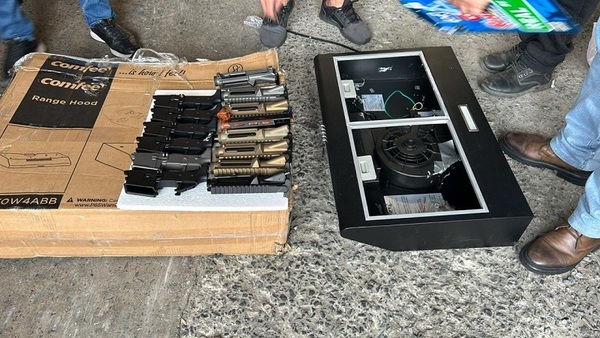 Incautan partes de armas en el aeropuerto Silvio Pettirossi