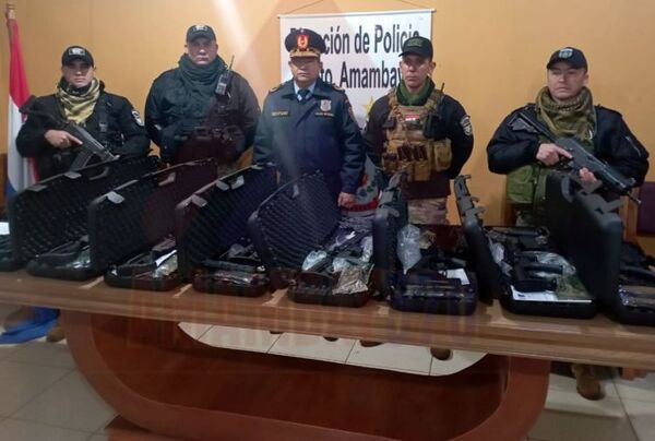 Recepción de armas incautadas en Operativo Dakovo por la Policía de Amambay
