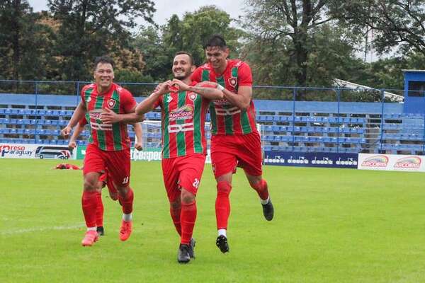 Intermedia: El “Rojiverde” escala a zona de ascenso - Fútbol de Ascenso de Paraguay - ABC Color