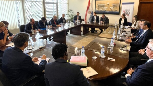 Gobierno plantea lista de reformas para acceder a recursos del FMI