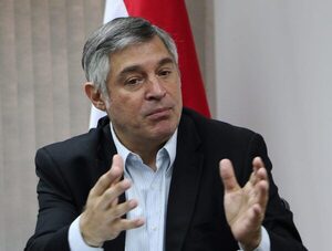 MEC suspende examen de docentes por filtración · Radio Monumental 1080 AM