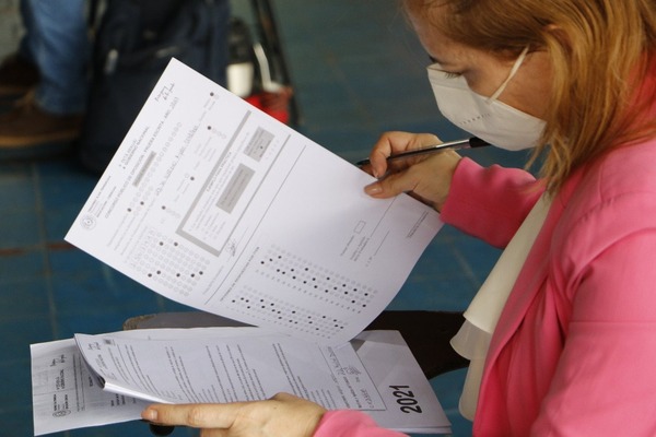 Concurso docente del MEC: suspenden exámenes por supuesta filtración - trece