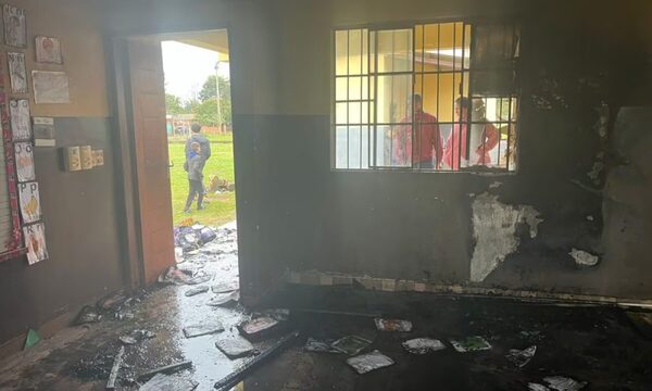 Se incendia el aula de una escuela en Minga Guazú y padres presumen que fue provocado – Diario TNPRESS