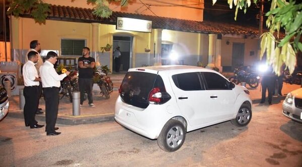 Por robar celular dos hombres fueron condenados a 17 y 14 años de cárcel en Luque - Radio Imperio 106.7 FM