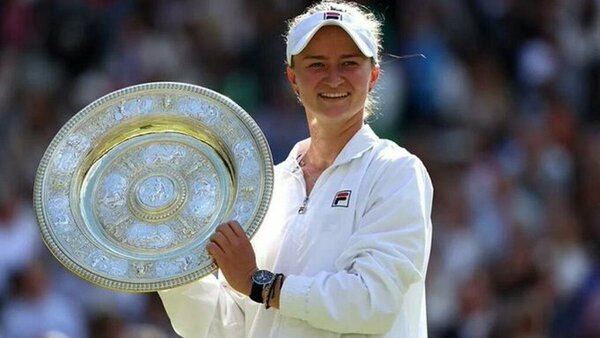 Krejcikova, reina en Wimbledon y retorna al Top 10 de la WTA