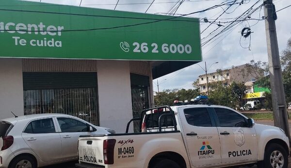Solitario delincuente asalta farmacia