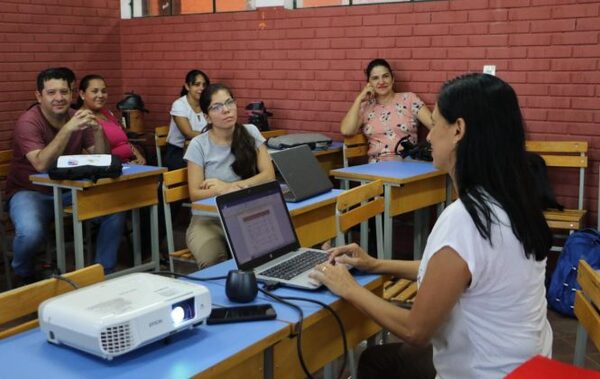 MEC suspende concurso público para docentes ante indicios de filtración de exámenes - La Clave