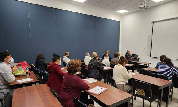 Docentes estallan de ira tras la suspensión de concurso del MEC - OviedoPress