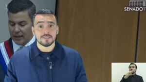 Intérprete de lenguaje de seña tuvo que escrachar para cobrarle a la Presidencia