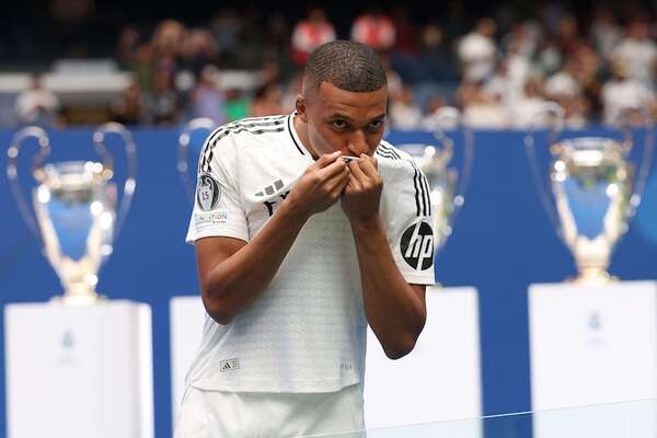 Kylian Mbappé, presentado en Real Madrid ante unos 80.000 hinchas - Fútbol Internacional - ABC Color