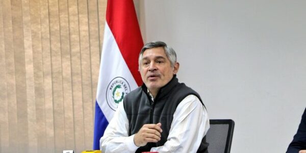 Suspensión del examen docente: ministro promete nueva evaluación para este año