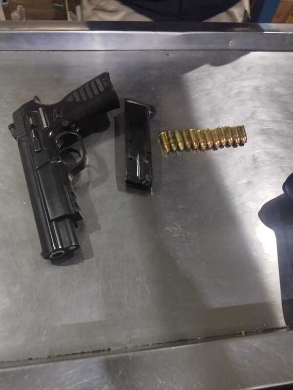 Delincuentes entraron a robar a un comercio, pero gracias a la reacción de la dueña uno quedó atrapado - Megacadena - Diario Digital