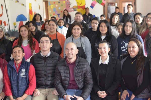 Municipalidad de Cambyretá y SNPP inauguran curso de Belleza y Estética en el barrio Arroyo Porá